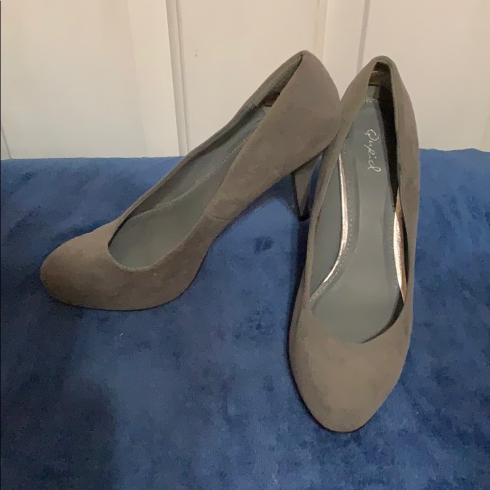 Gray heels